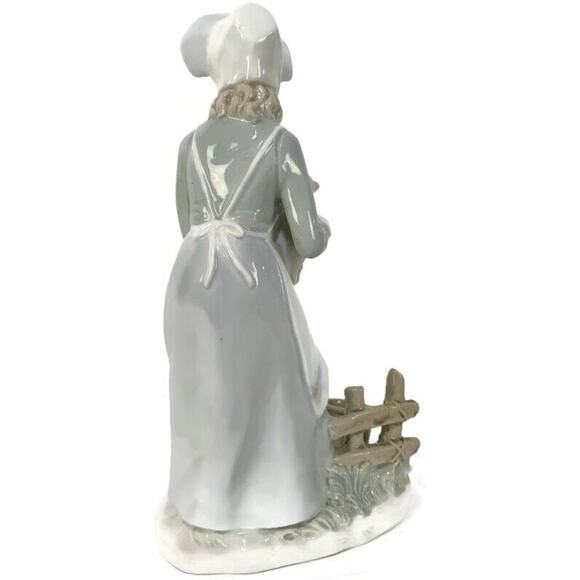 Norleans Japan Woman With Cat Porcelain Figurine In The Style of Lladro 8.5" - Picture 7 of 11
